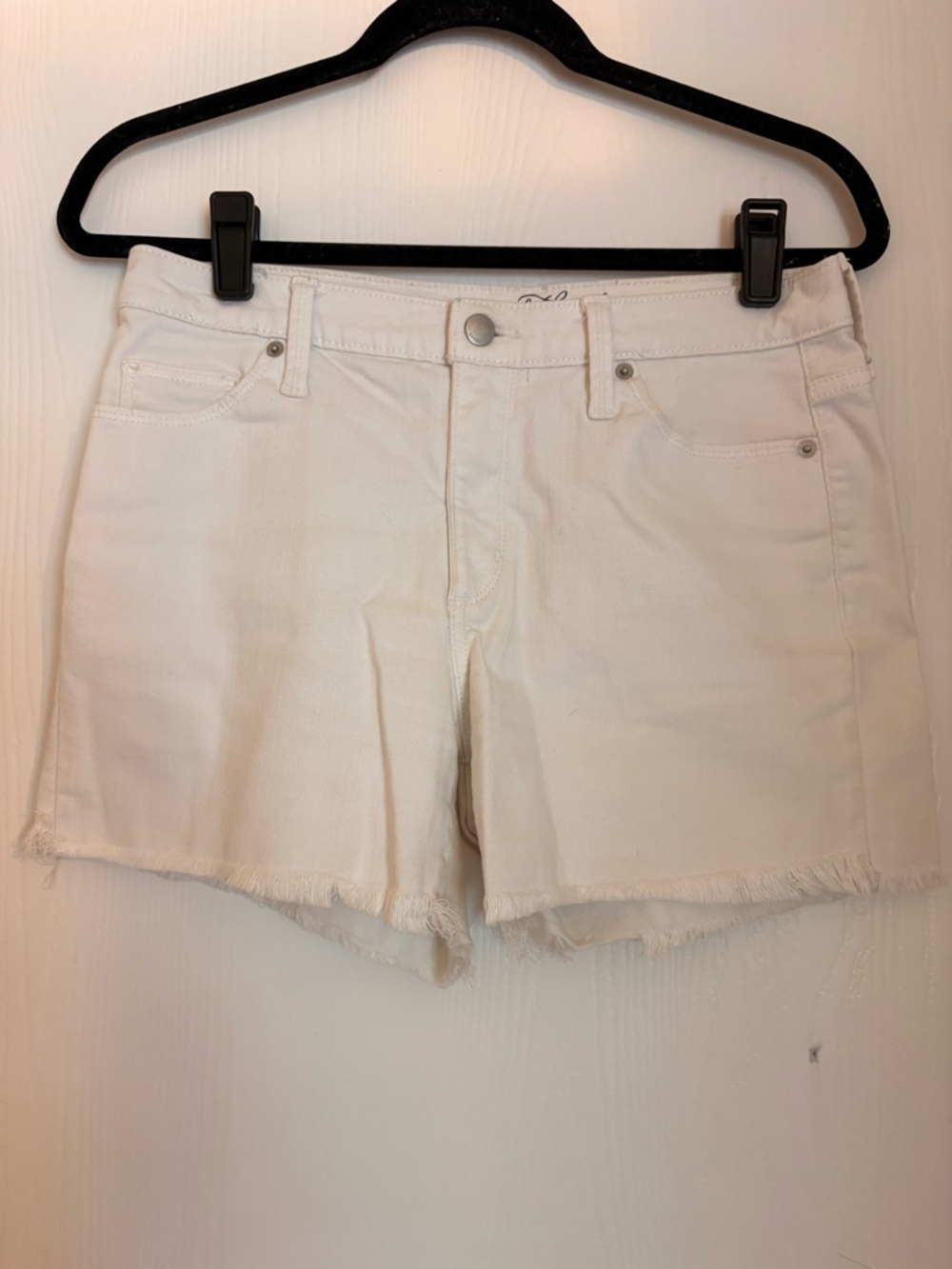 Universal Thread White Frayed Hem Denim Shorts